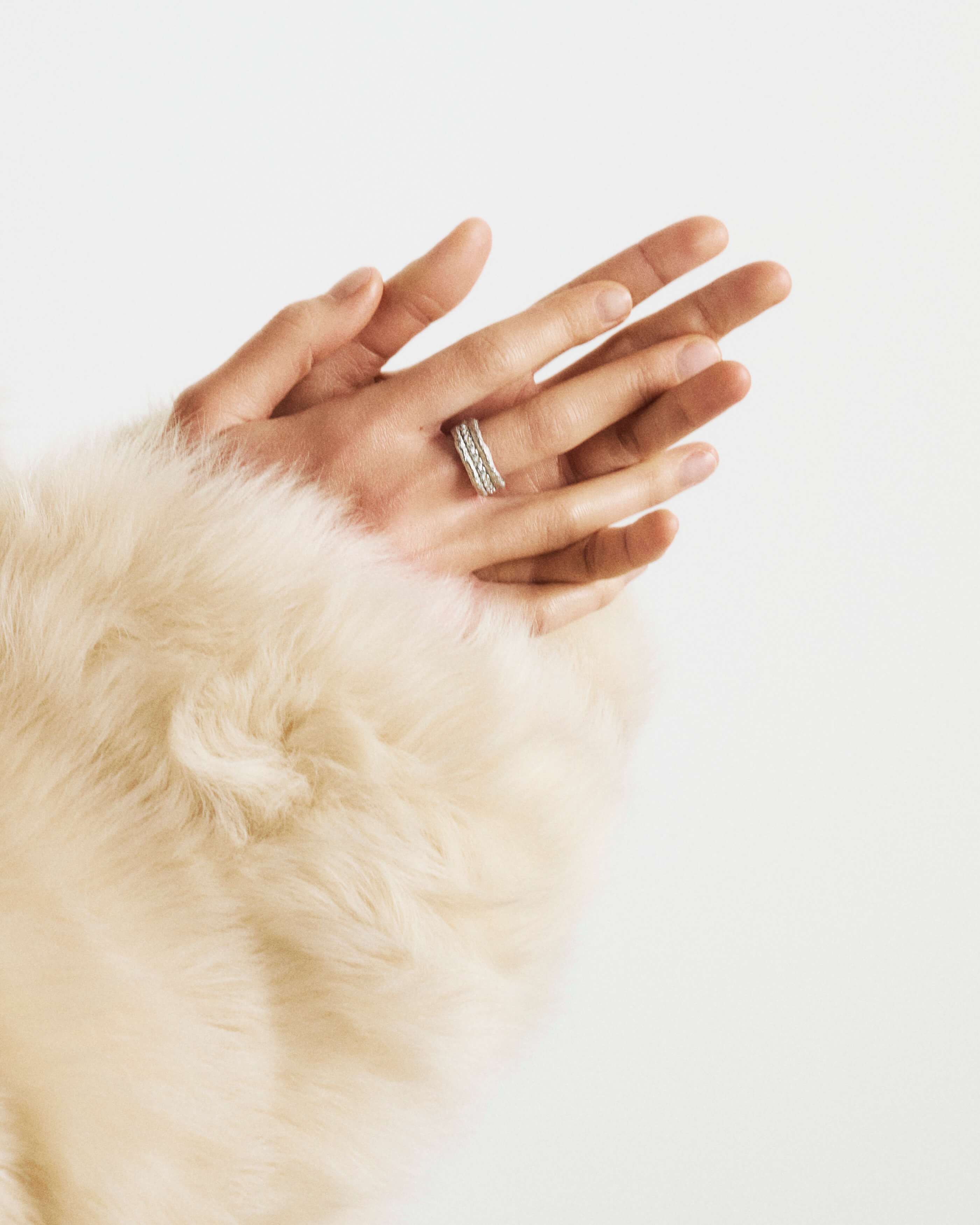 Nootka White Gold ring