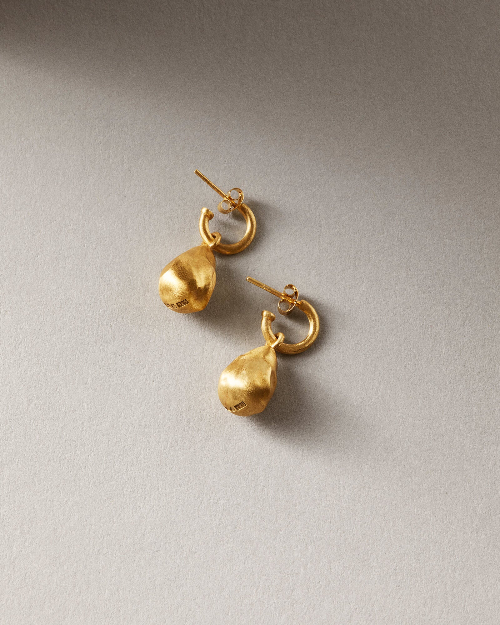 Nootka Mini pearl earrings