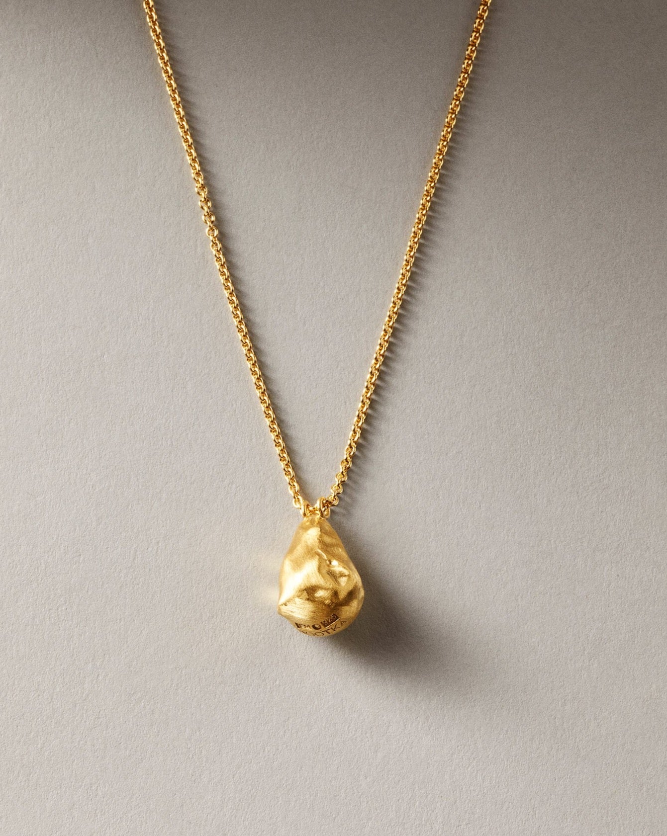 Nootka pearl necklace