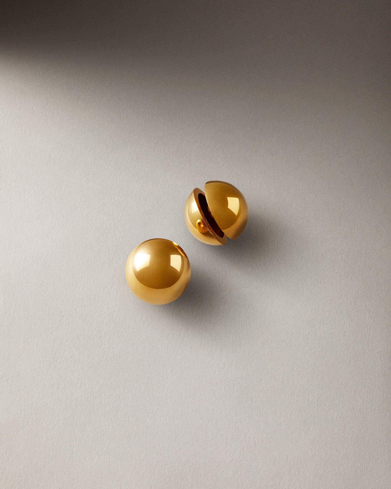 SPHERE EARRINGS GOLD