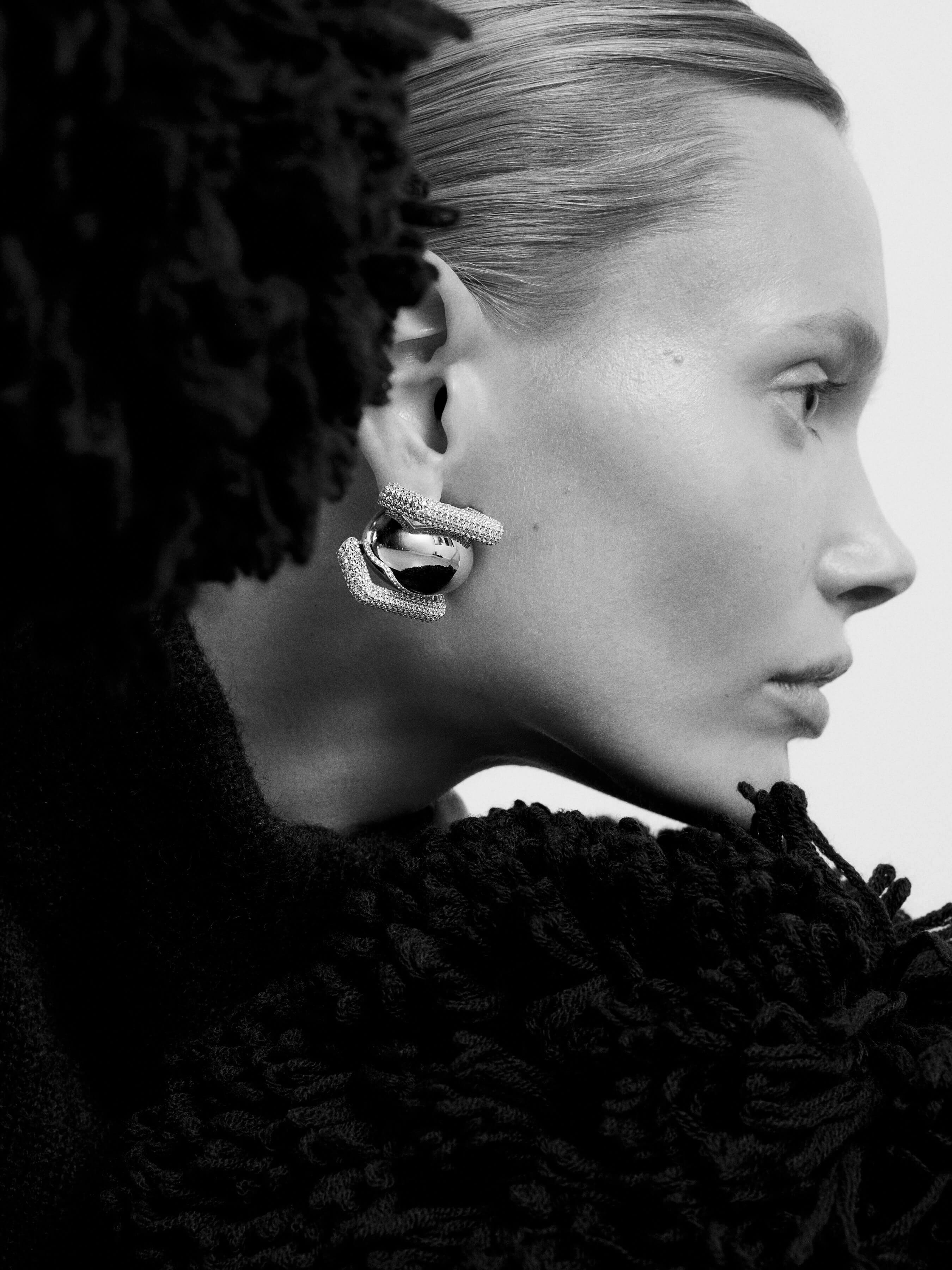 Statement diamond earrings in 18k gold